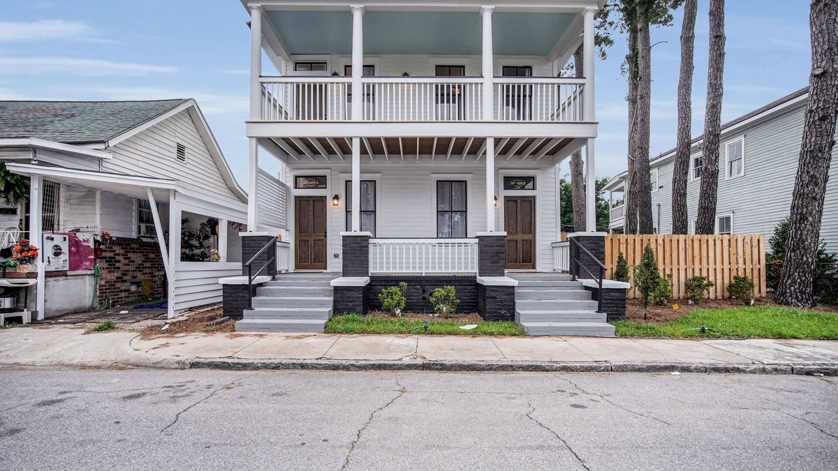 Metropolitan House | Modern Living in Thomas Square! Centrally located to Downtown & Tybee Island!