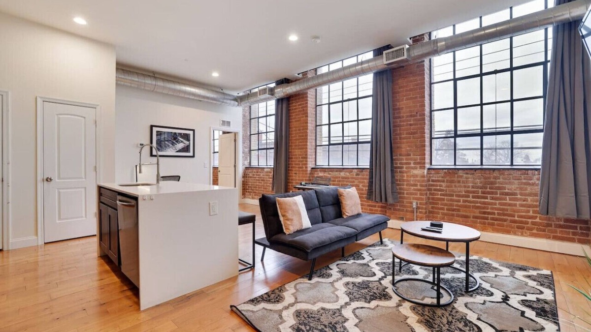 Allentown Apartment | Modern Living - King Suite