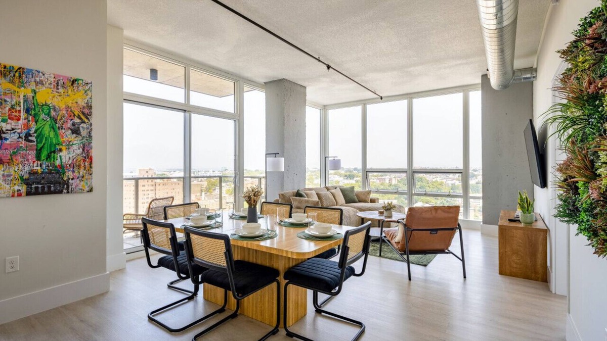 Historic Downtown Apartment | Modern Loft 15 Min from NYC with City View and Pool