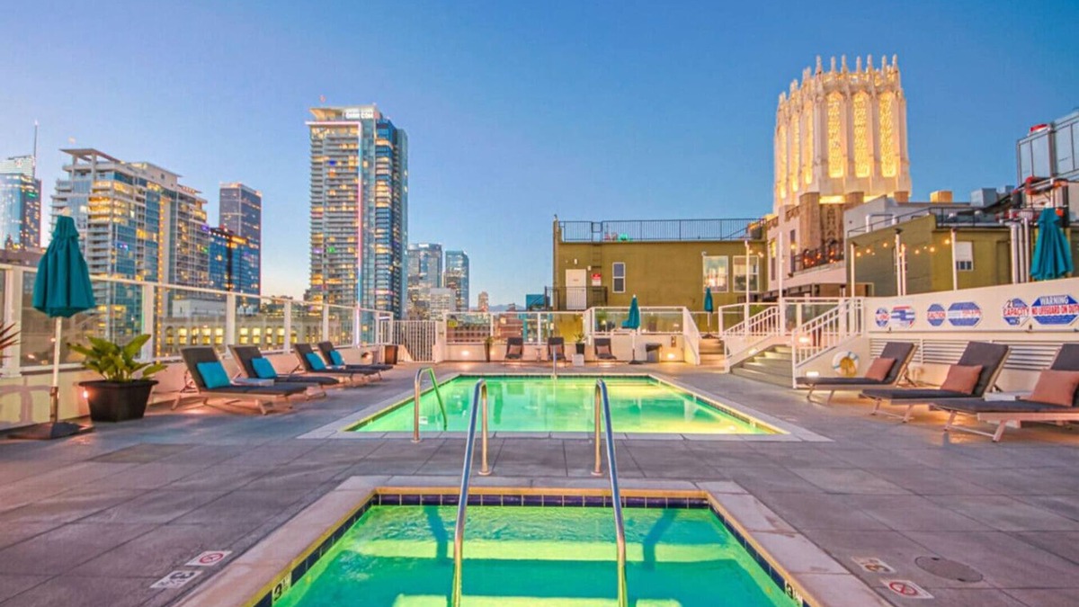 Historic Core Apartment | Modern Loft | 1BR in Downtown LA with Rooftop!