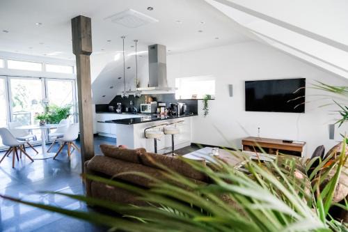 Königswinter Apartment | Modern Loft/Apartment near Bonn DTAG/DHL/UN