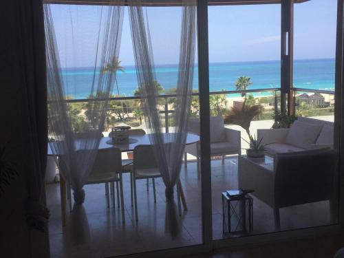 Oranjestad-West House | Modern Loft ,eagle Beach ,oasis Condo
