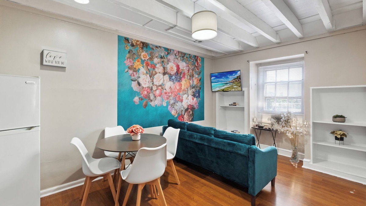 Washington Square West Apartment | Modern Loft in Center City