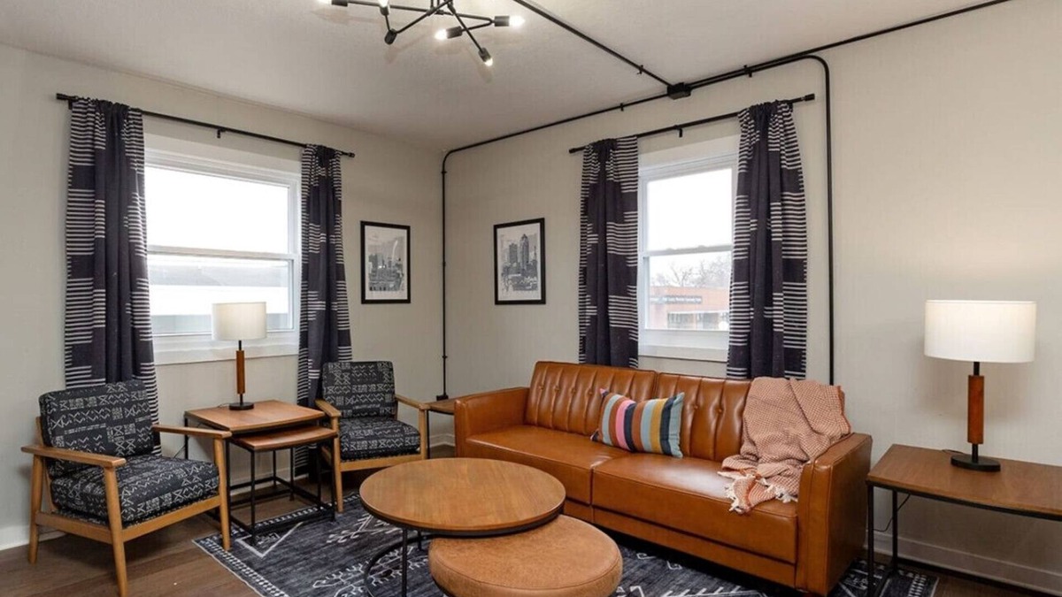 West Des Moines Apartment | Modern Loft in Valley Junction!