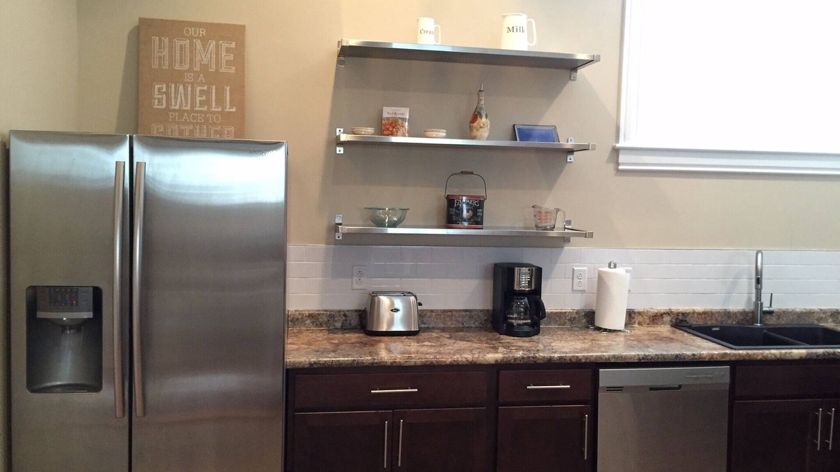 Tower Grove East Apartment | Modern, Loft-Like Unit II - In Historic Tower Grove Area