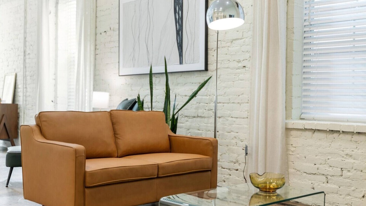 Milton Apartment | Modern Loft-Style Retreat Near Blenko Glass – Milton, WV