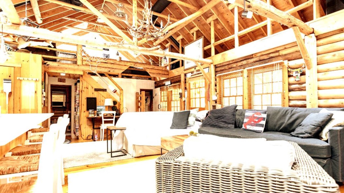 Boothbay Harbor Cabin | Modern Log Cabin with 100 years History ~~
