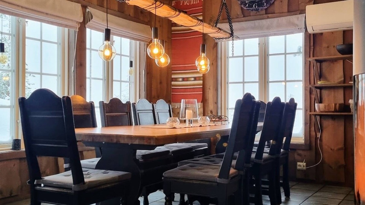 Flesberg Cabin | Modern log cabin on Blefjell