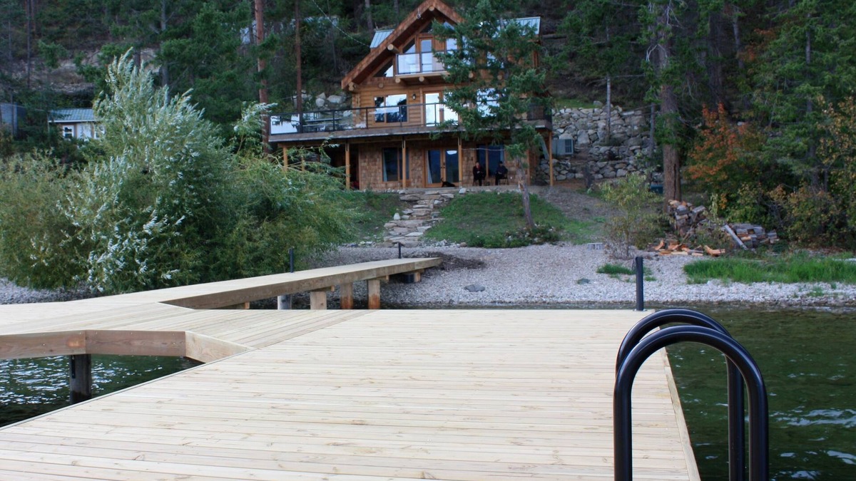 Central Okanagan Cabin | Modern Log Cabin on Okanagan Lake, Private Beach, Large Dock and Boatlift