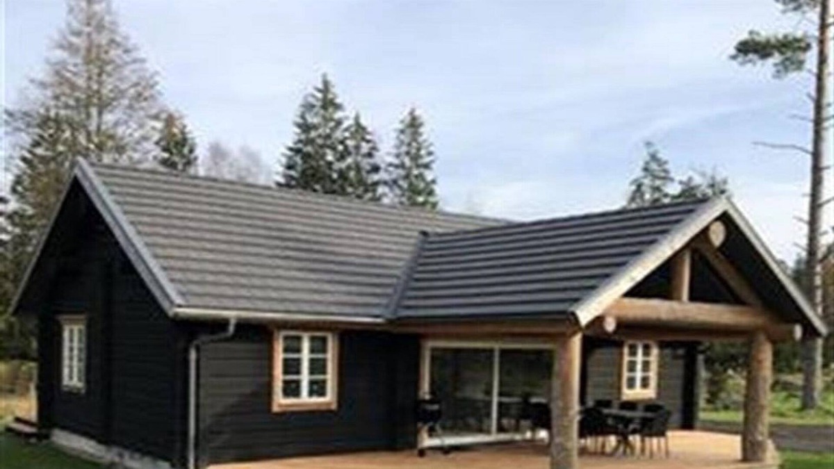 Ryd House | Modern log cabin with WiFi, boat and sauna