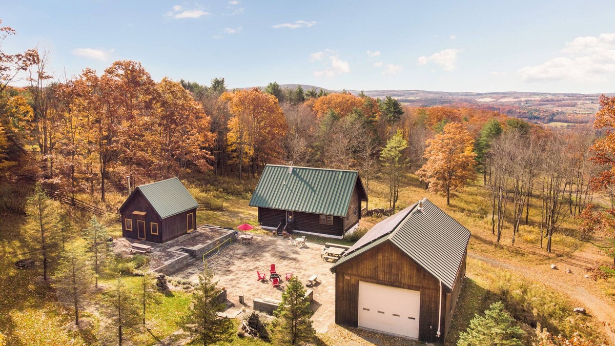 Spencer Cabin | Modern Log Home Retreat and Yoga Studio, Minutes from Ithaca and Colleges