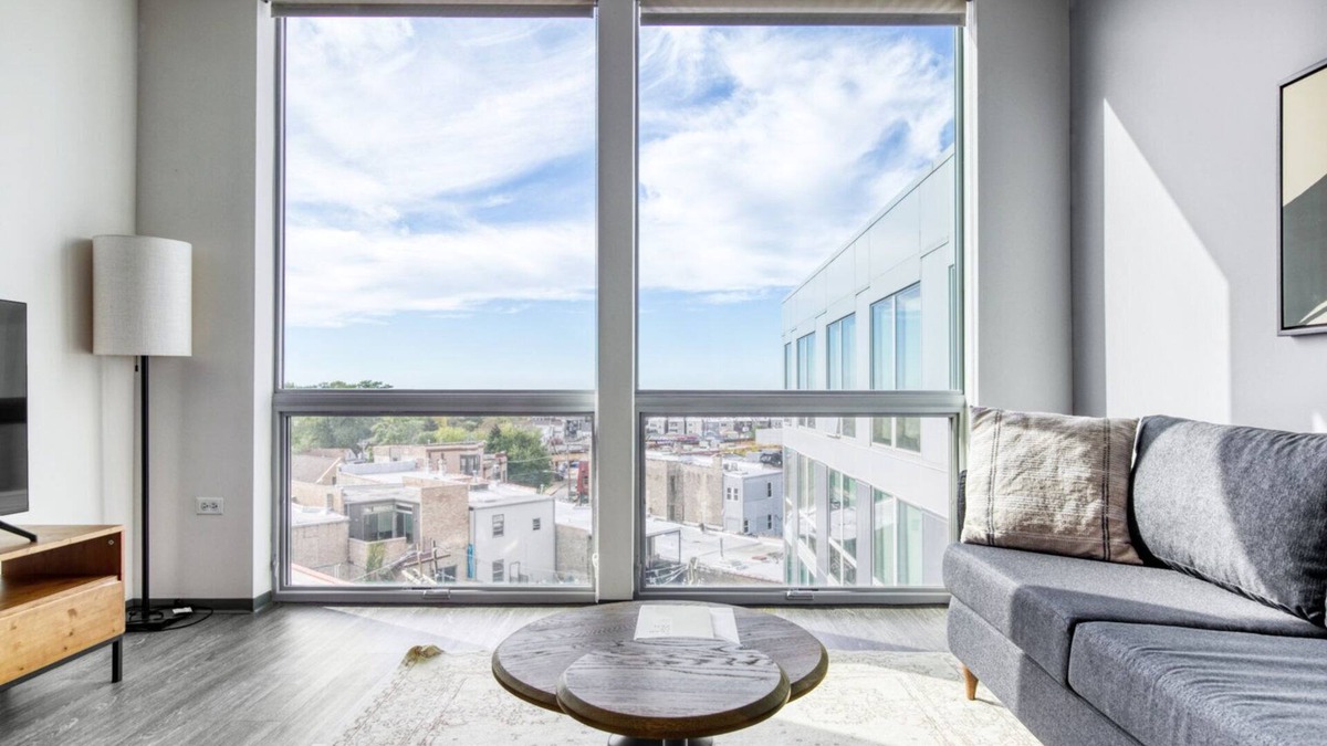 Logan Square Apartment | Modern Logan Square 1BR w/Roof Deck & Gym, 1 block to L, by Blueground