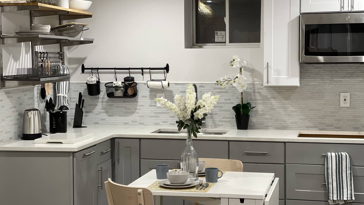 Baldwin Apartment | Modern long island guest suite
