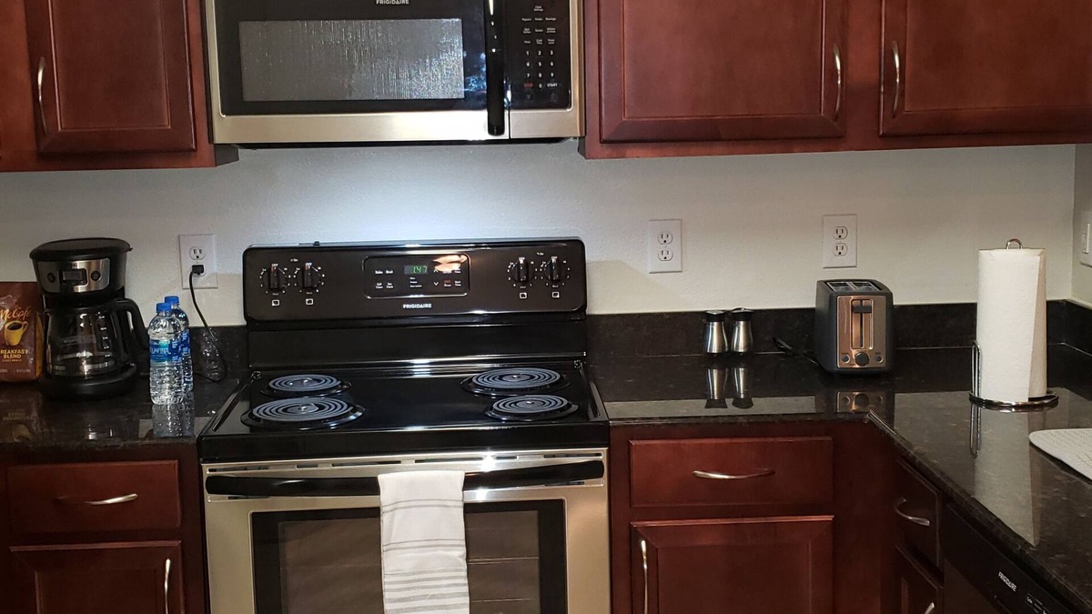 Spring Branch West Apartment | Modern Lux 1Bdrm Apt minutes from Galleria Mall
