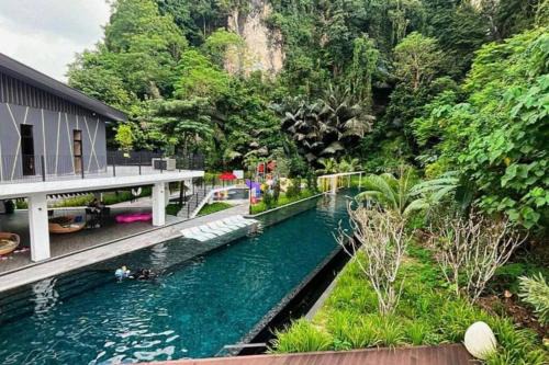 Hulu Kinta Apartment | Modern Lux Suite, The Cove Hillside Residence