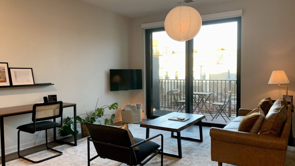 Brown Deer Apartment | Modern Luxe 1BR Apt with Gym, Pool, and Parking