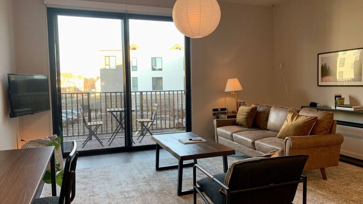 Brown Deer Apartment | Modern Luxe 1BR Apt with Gym, Pool, and Parking