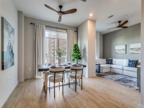 Cityplace Apartment | Modern Luxe Apt West Village