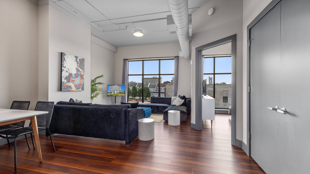 Nelson Apartment | Modern Luxury, 1 bedroom in Downtown Muskegon- Leonard Luxury Apartments