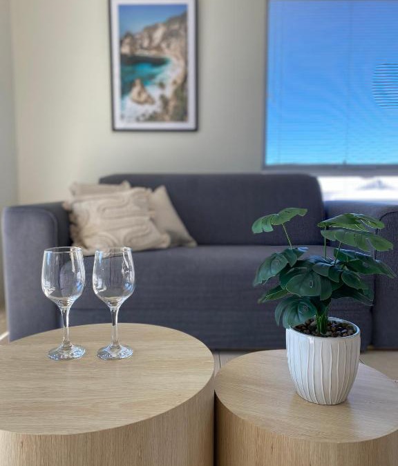 Clarkson Apartment | Modern Luxury 1 Bedroom Apartment - Walk to the shops! Free Wifi