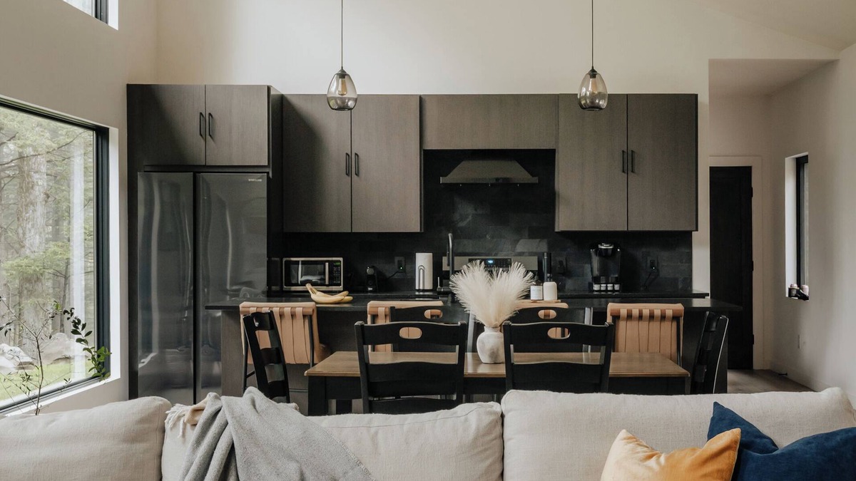 Tannersville House | Modern Luxury 2-bedroom house in peaceful Haines Falls with AC, WiFi, Large TVs