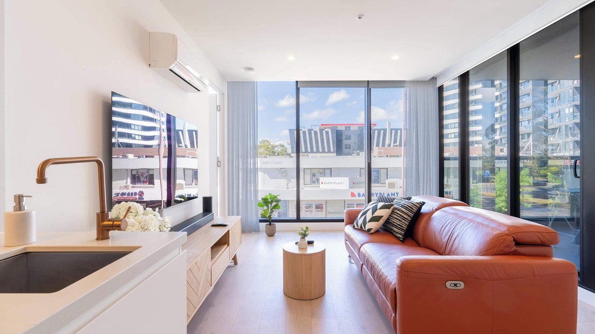 Glen Waverley Apartment | Modern Luxury 2B2B Sky Garden SmartTV