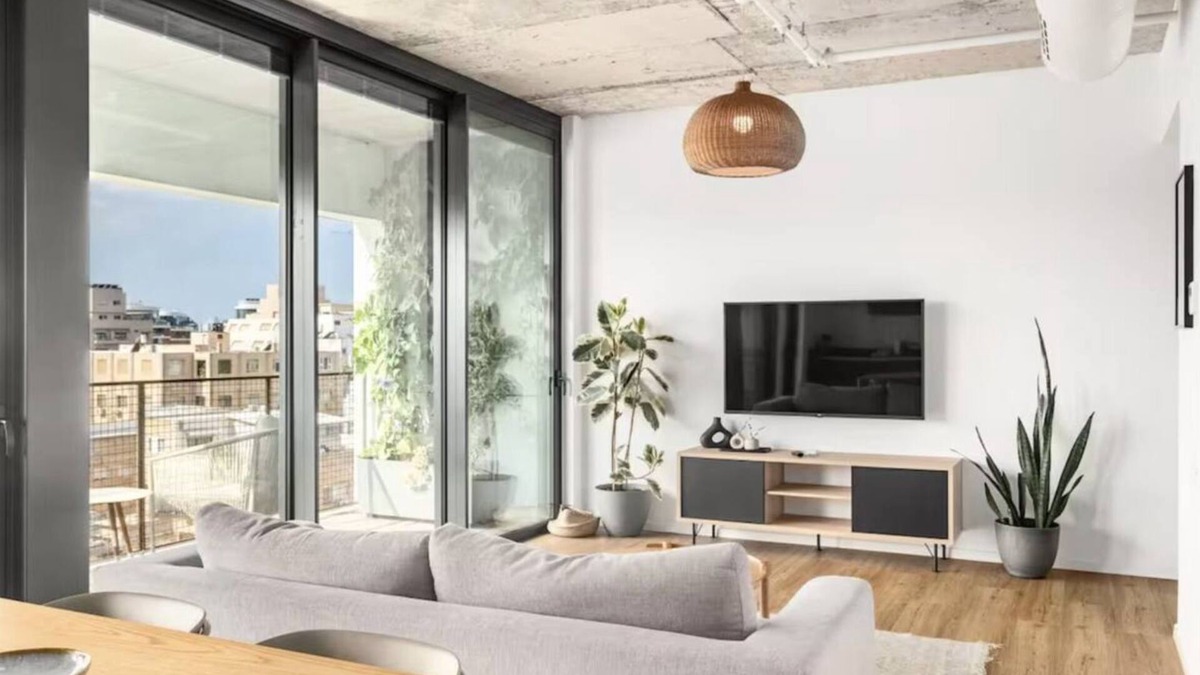 Ramat Gan Apartment | Modern Luxury Apartment in TLV AC Wi-Fi Balcony