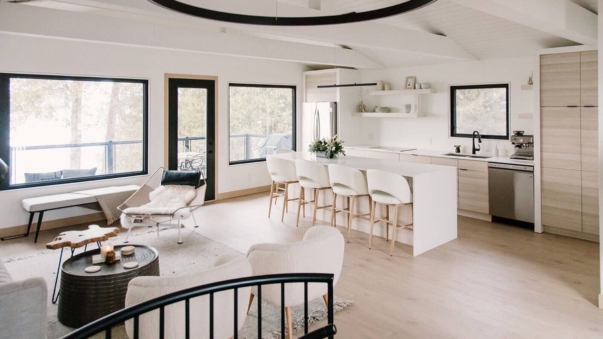 Harwood Cottage | Modern Luxury Cabin on the Lake