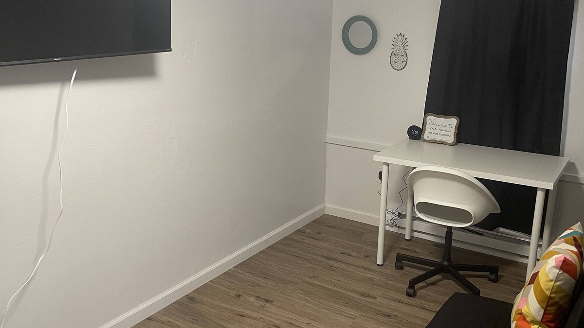 Willimantic Apartment | Modern Luxury Downtown Apartment-3 minutes from Eastern University