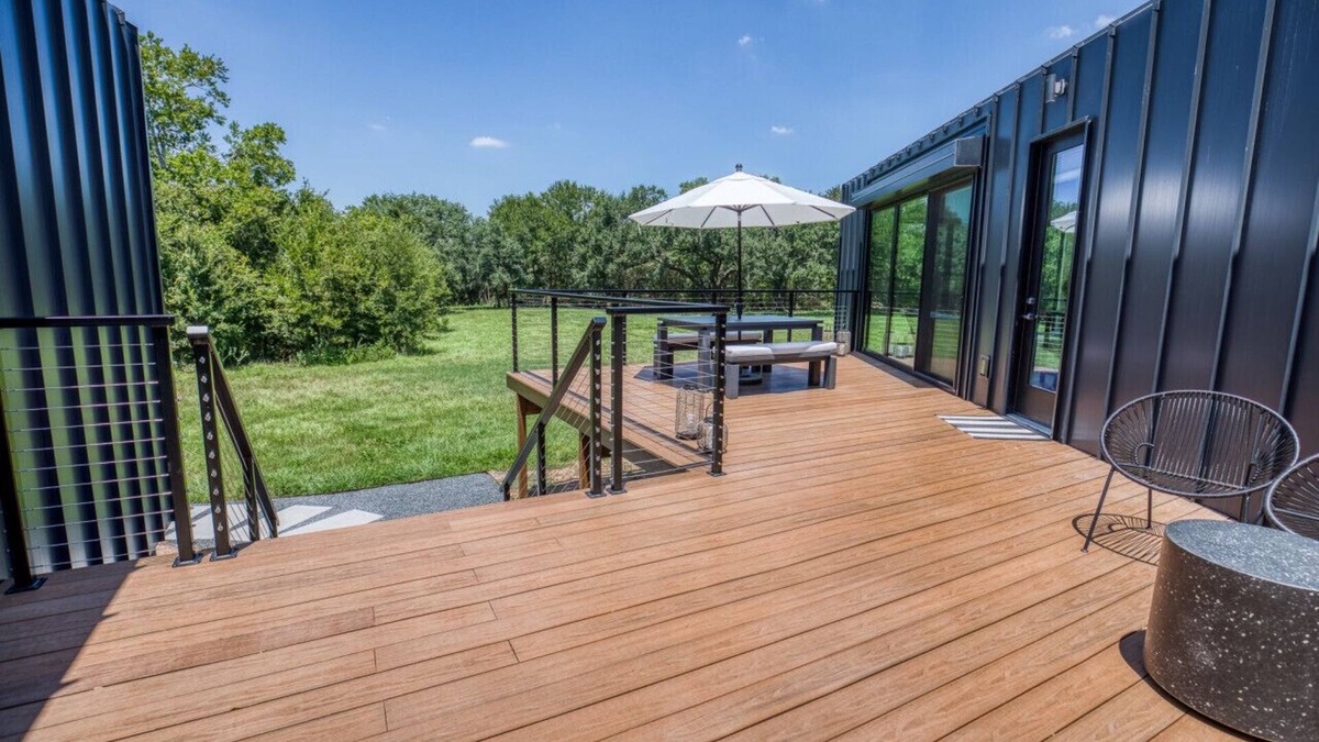 Ledbetter House | Modern Luxury Escape near Round Top!