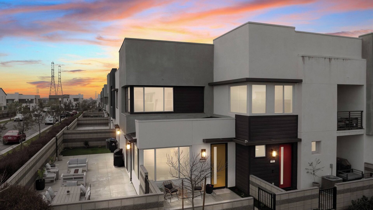 Ontario House | Modern Luxury Home near Ontario Airport.