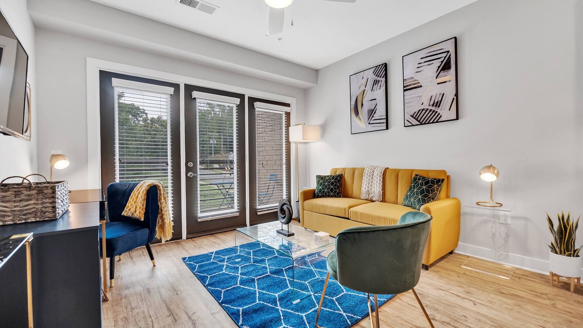 Plaza Midwood Apartment | Modern Luxury ☞ King Bed ☞ 1BR in Plaza Midwood