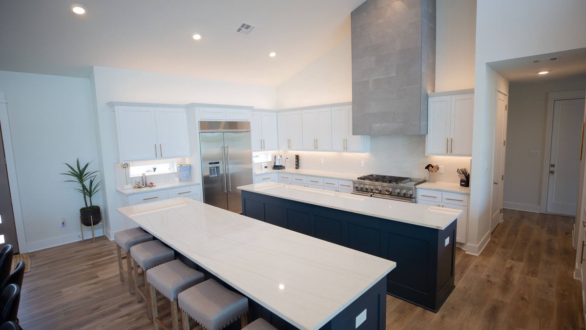 Malakoff House | Modern Luxury on Cedar Creek Lake, Private Pool!