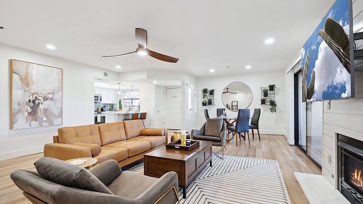 Camelback East Condo | Modern Luxury Resort - Biltmore