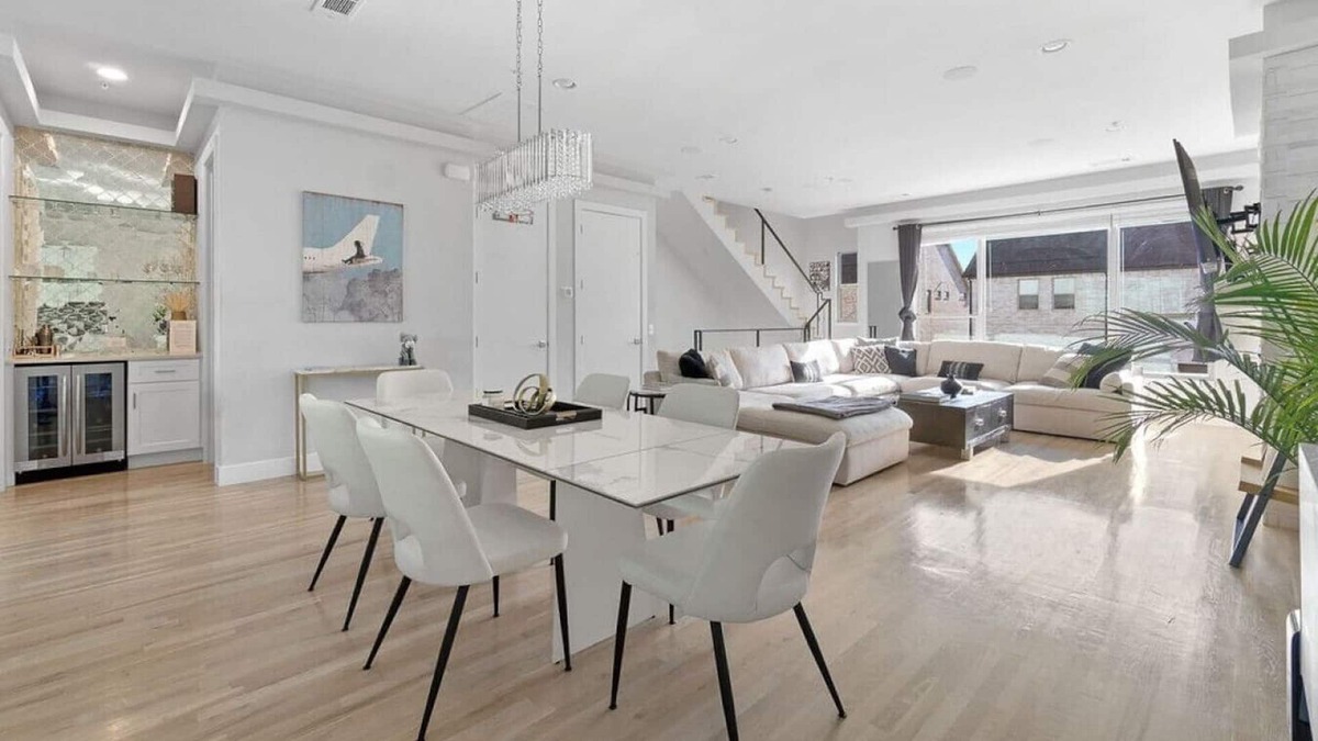 Farmers Branch House | MODERN LUXURY Smart Home w/ Rooftop Terrace