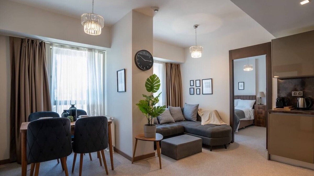 Bahcelievler Apartment | Modern Luxury: Stylish 2BR Apt