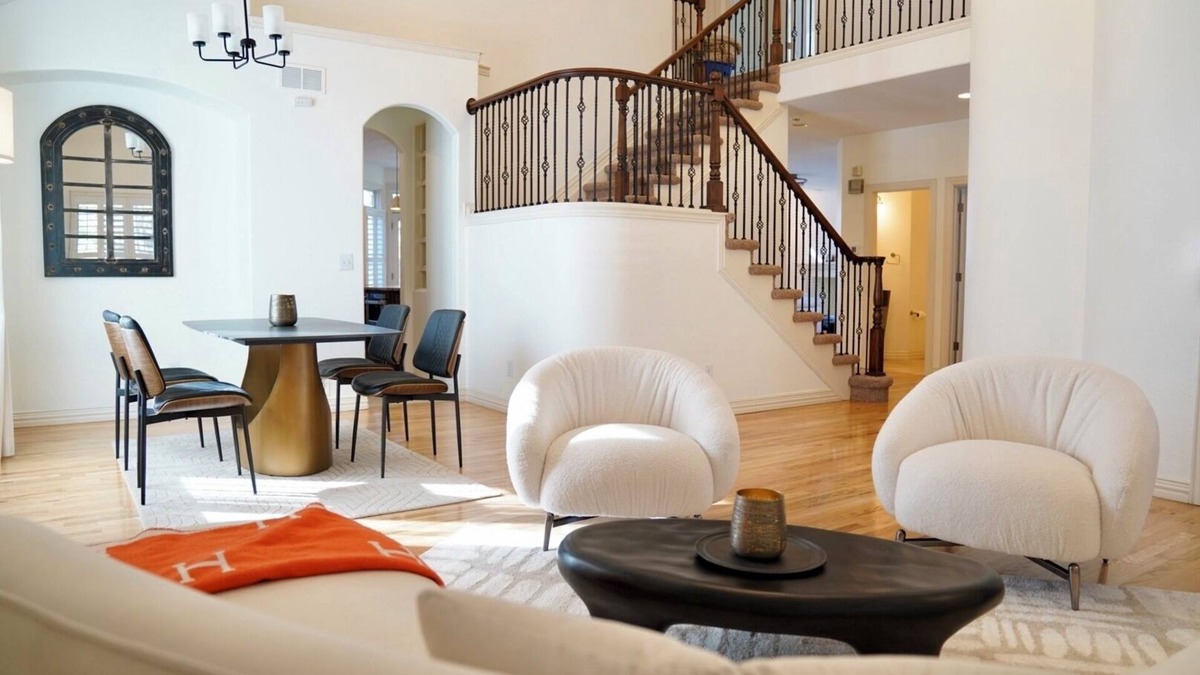 Hampden South House | Modern Luxury in Denver-close to Downtown, Red Rocks. Ski Resort<2hrs away.
