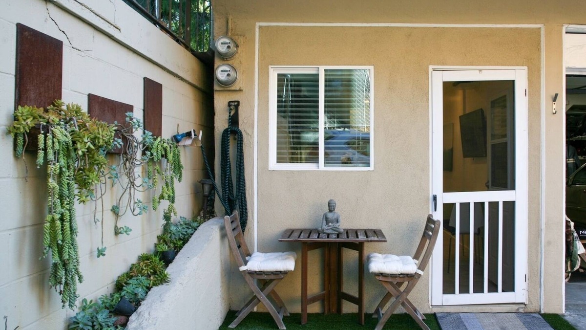 The Strand Apartment | Modern Manhattan Beach House - Steps to the Beach and world class surfing!