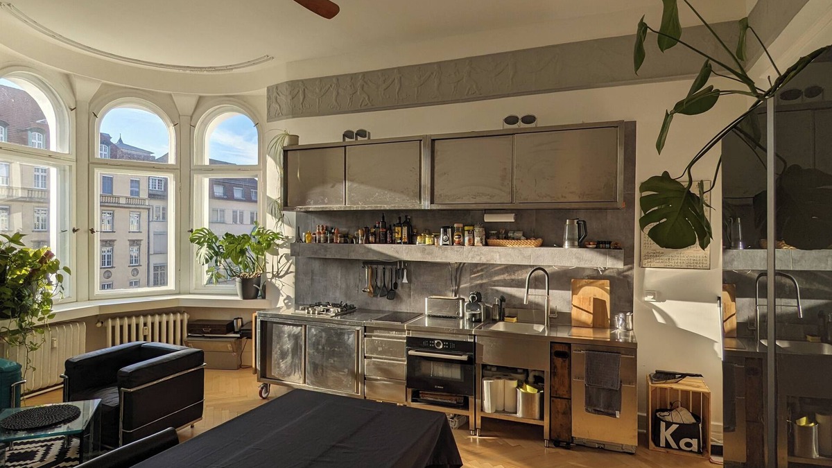 Wilmersdorf Apartment | Modern meets Classic - warm & cozy stay 2 min from Volkspark Wilmersdorf
