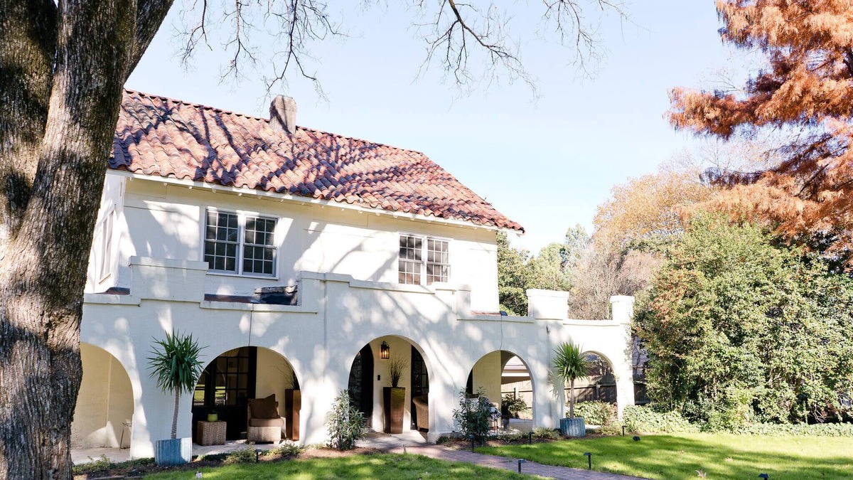 East Memphis House | Modern Memphis mediterranean with fun for the entire family