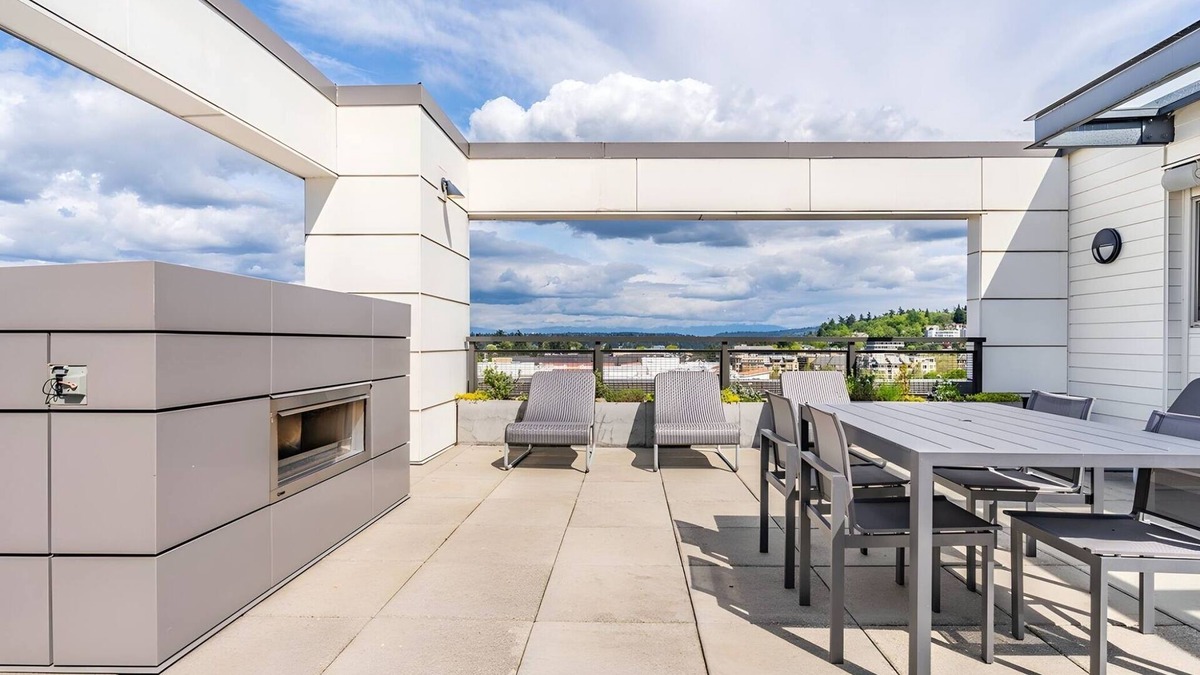Mercer Island Apartment | Modern Mercer Island 2bed & 2bath| Gym, Rooftop
