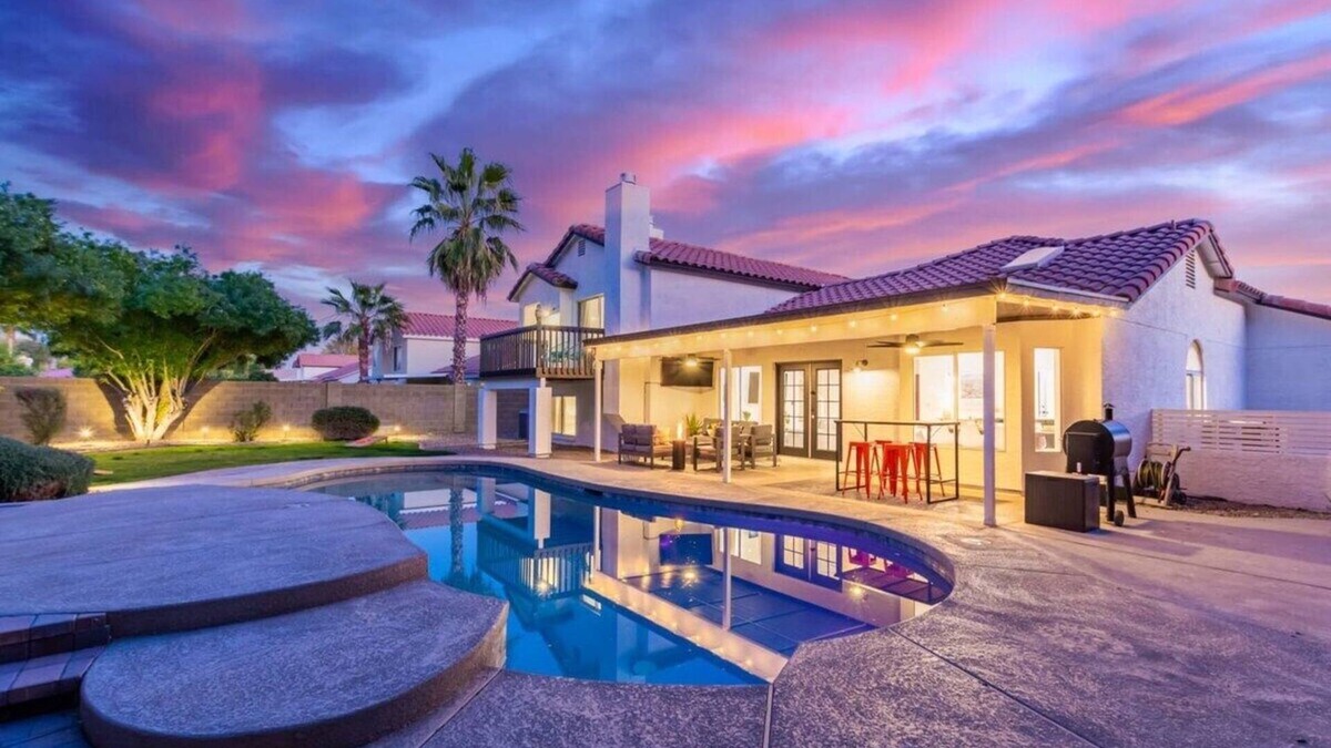 Mesa House | Modern Mesa Oasis|FREE Heated Pool|Al-Fresco Living