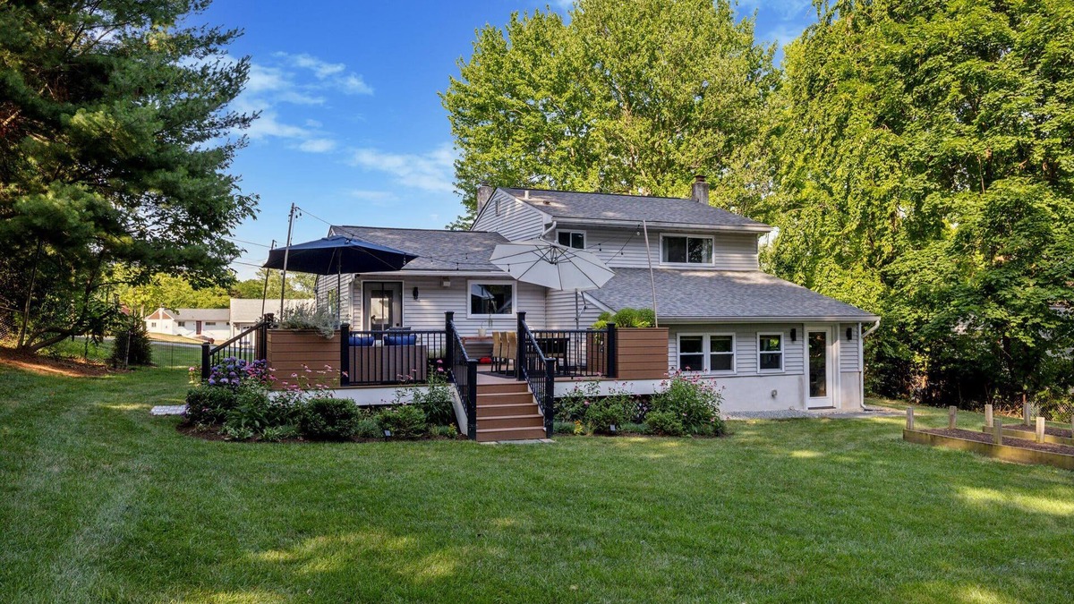 Exton House | Modern Mid-Century Family Retreat