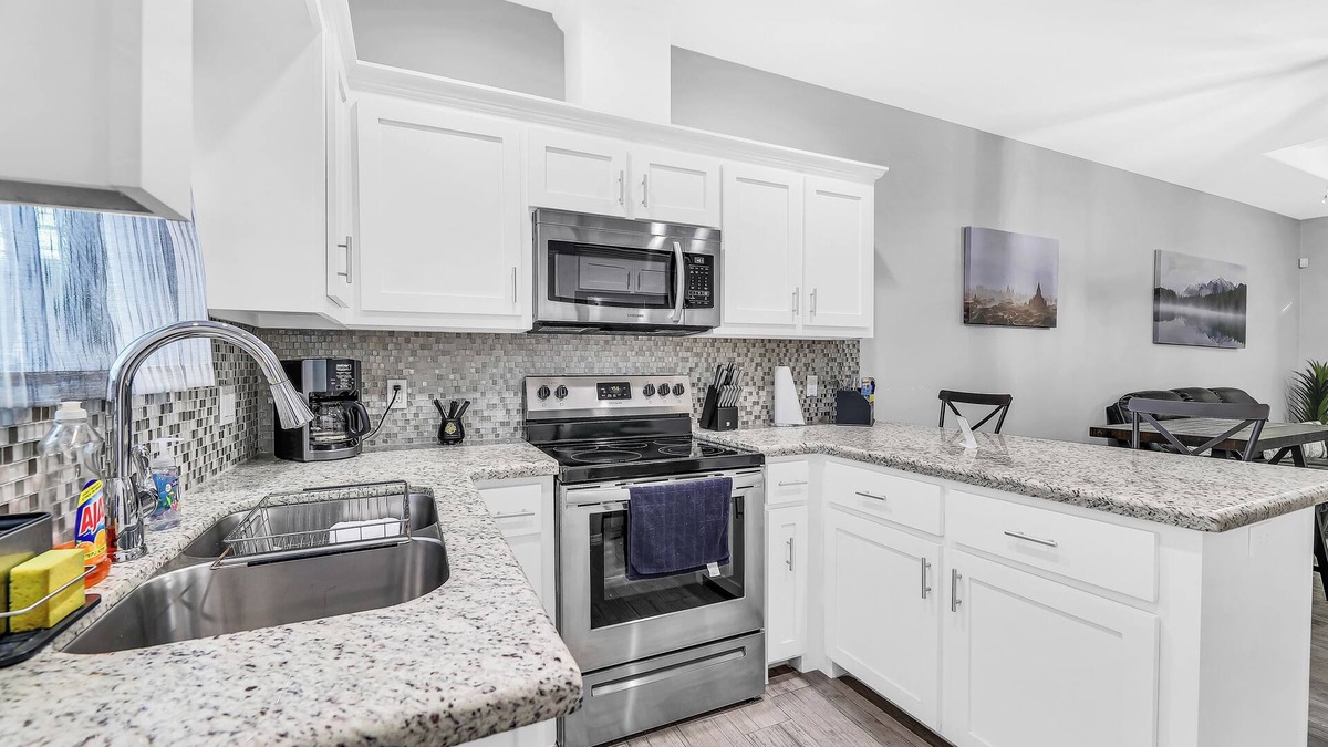 Weslaco Apartment | Modern Mid Valley 2BD Apartment