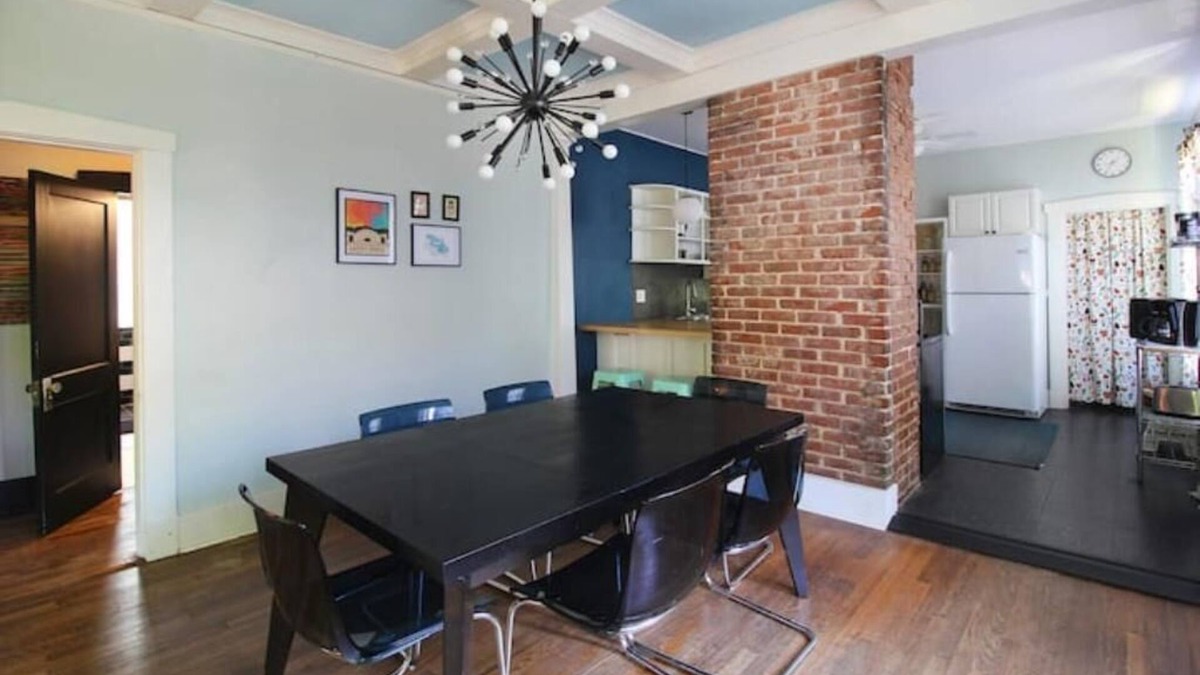 Crosstown House | Modern Midtown Bungalow - Walk to crosstown