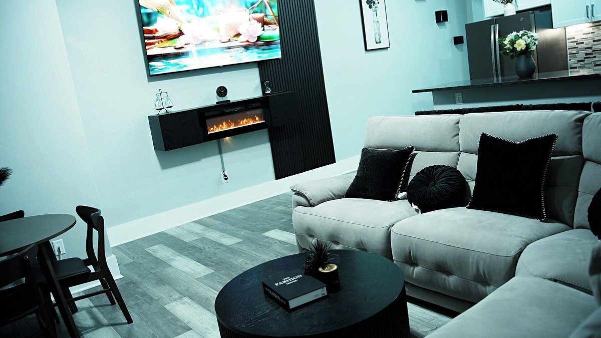 Reading Apartment | Modern Minimalist Home in the heart of Reading