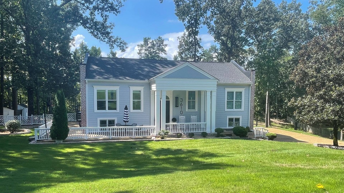 Country Club House | Modern Miss - Inviting, modern home 5 minutes from the Square and Ole Miss.