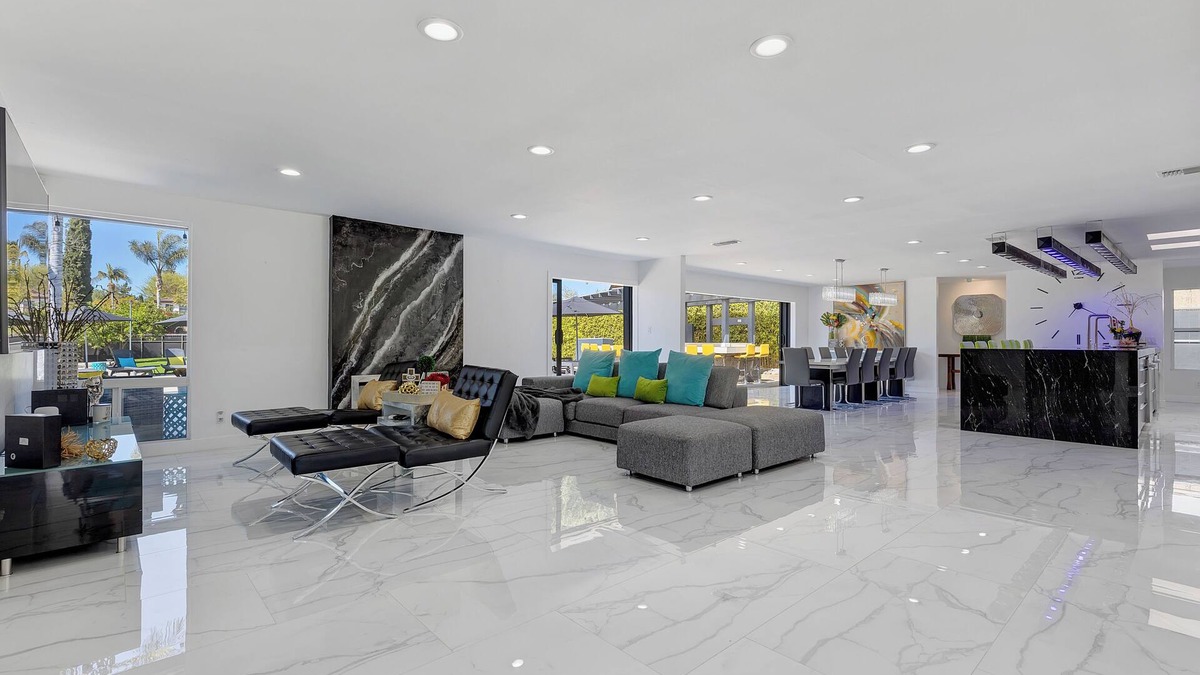 Bonita House | Modern modern Palm Springs home in San Diego