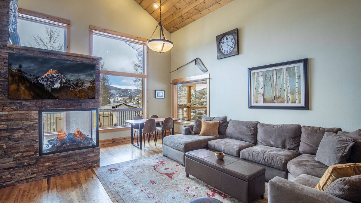 Creede House | Modern Mountain Cabin -Walk to Downtown Creede - Ping Pong - Unmatched Views