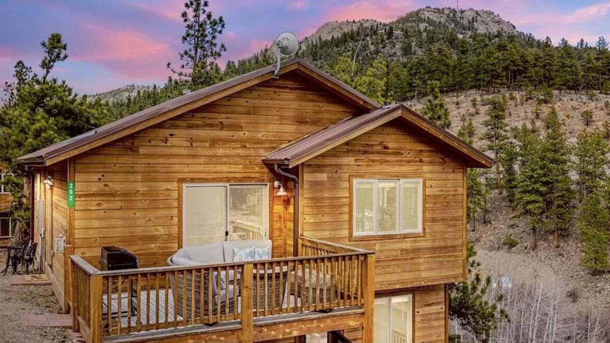 Bailey Ski Chalet | Modern Mountain Chalet - Walk to Town